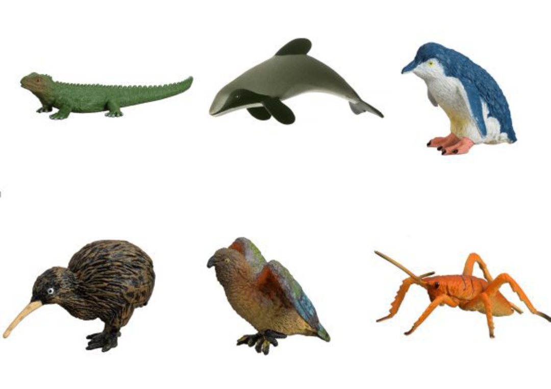 New Zealand Wildlife Figures image 0